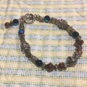 Bracelet Chrystal bead multi colored and Silver Bracelet NEW 7.5” easy on & off